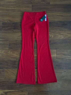 Wild Fable ButterBliss Flare Leggings NWT | Berry Red | Size M